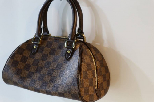 LOUIS VUITTONのGOYARD