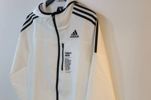 アディダスの千歳船橋