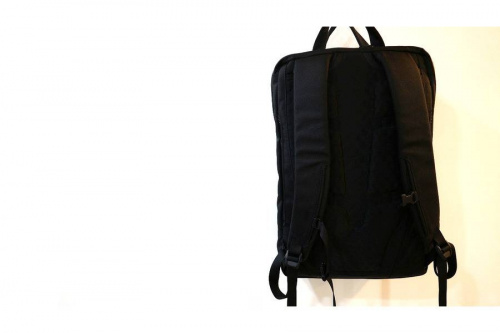 アウトドアのARC'TERYX