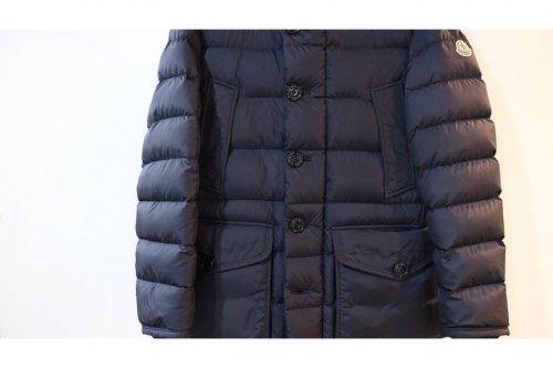 千歳船橋のMONCLER