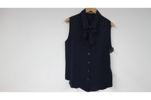 夏物大募集のシルクブラウス