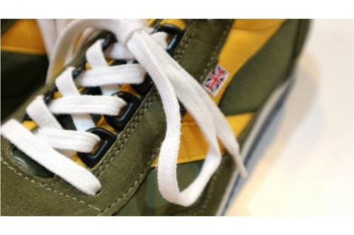 WALSHのスニーカー