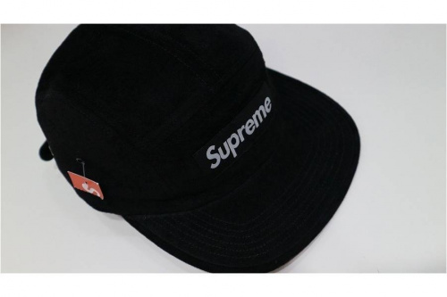 ストリートブランドのsupreme/シュプリーム