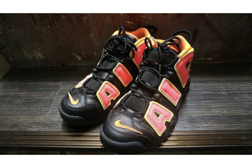 スニーカーのNIKE/ナイキ