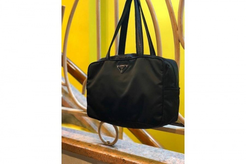 買取入荷のキャリアファッション