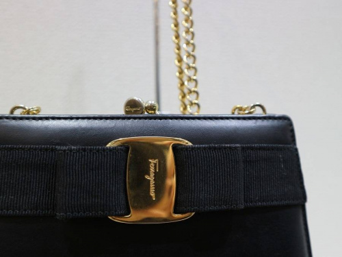 ブランドバッグのアクセサリー大募集中