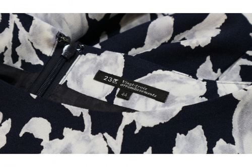 キャリアファッションの23区