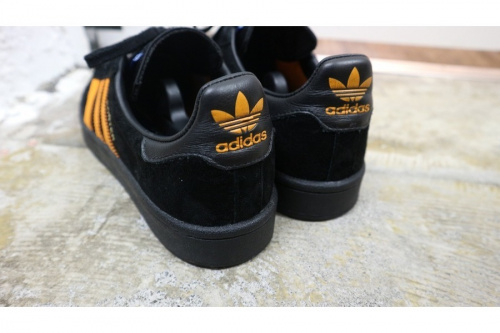 アディダスのポーター