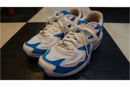 シューズ・バッグのスニーカー