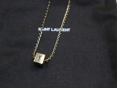 サンローランパリのレディースアクセサリーブランド買取強化中