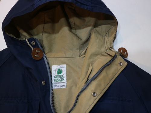 アウトドアブランドのSIERRA DESIGNS