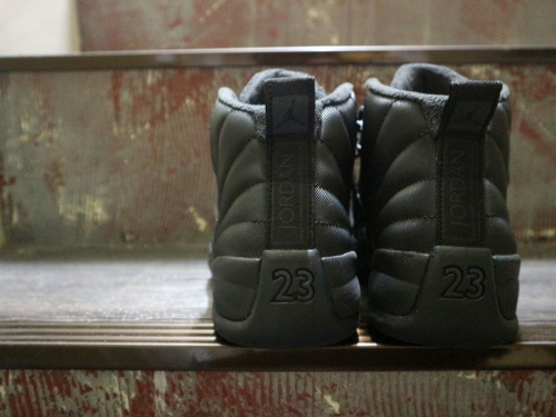 ナイキ エアジョーダン 12 レトロのメンズシューズ買取