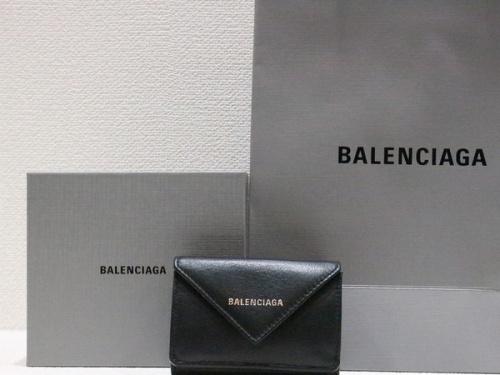 バレンシアガの千歳船橋