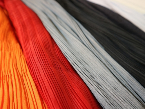 キャリアファッションのPLEATS PLEASE