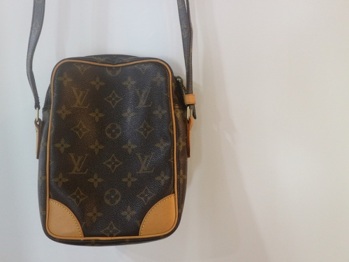 ショルダーバックの千歳船橋