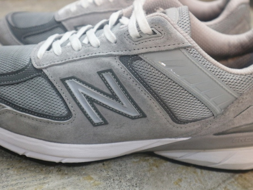 千歳船橋のスニーカー強化買取中