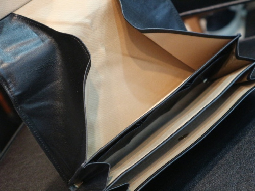 クレドラン　バック　財布のドレスカジュアルブランド