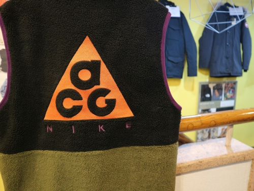 ナイキエーシージーのメンズレディース問わず買取募集中