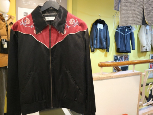 ラグジュアリーブランドのSaint Laurent Paris