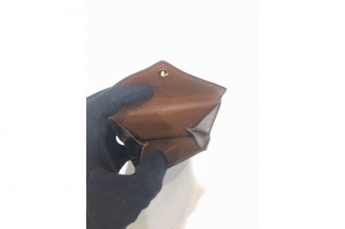 財布のモノグラム