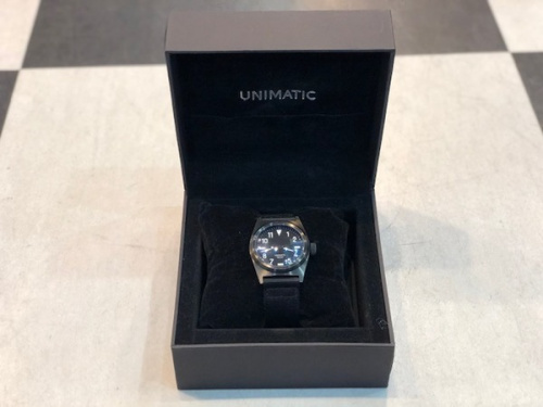 ラグジュアリーブランドのunimatic