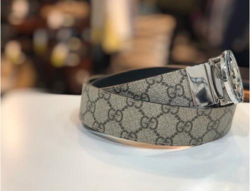 グッチのキャンバスベルト