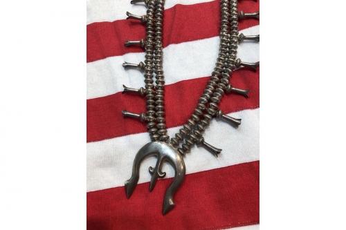 ナジャスカッシュブロッサムネックレスのナバホ族