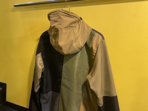 ソフネット(ソフ）のマウンテンパーカー