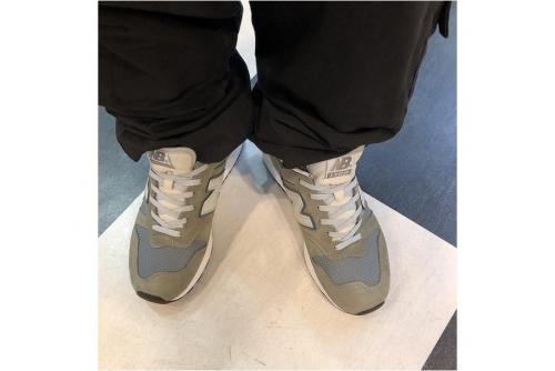 ニューバランスのM1300