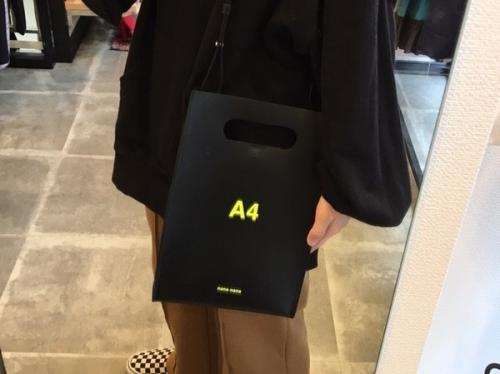 ナナナナのA4バッグ