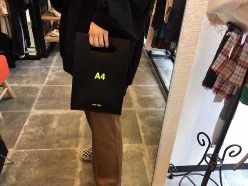 A4バッグのレザーショルダーバッグ