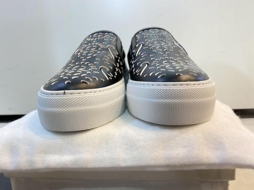 モンクレールのスリッポン