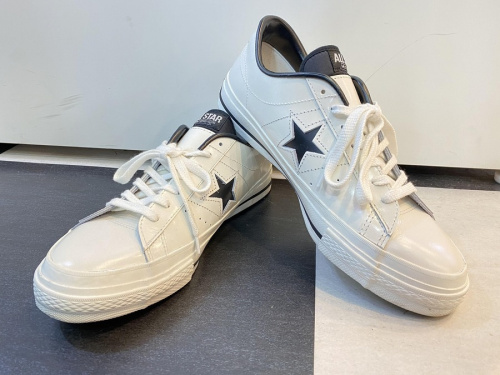 スニーカーのCONVERSE