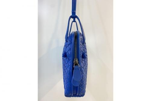 ボッテガベネタのイントレチャートショルダーバッグ