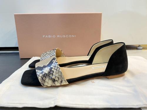 ファビオルスコーニのパイソンセパレートフラットサンダル