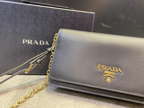 インポートブランドのPRADA