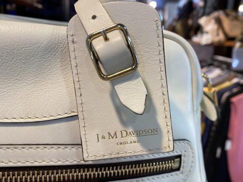 MINI VIVIのホワイト