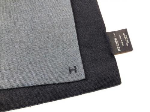 アレ・ルトゥーユのマフラー