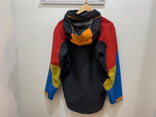 アークテリクス×ビームスのTheta SV jacket BEAMS 35th別注モデル