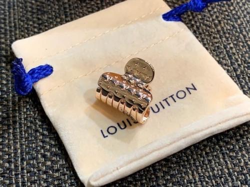 ルイ ヴィトン　のヘアクリップ