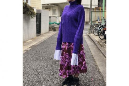 ジェジアのケーブルタートルネックニット