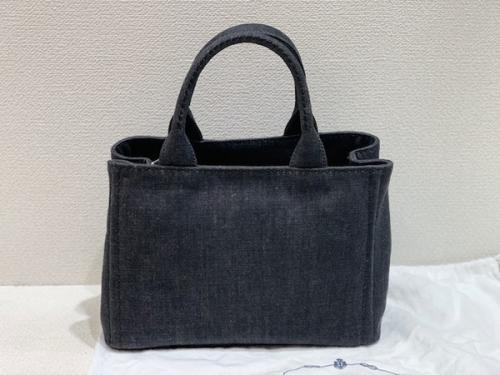 プラダのカナパ