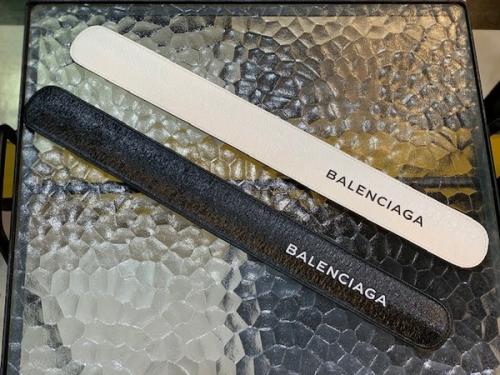 レザーバングルのユニセックス