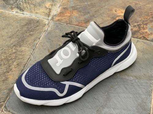 スニーカーのテクニカルニットロゴスニーカー