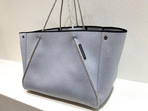 ステイトオブエスケープのトートバッグ