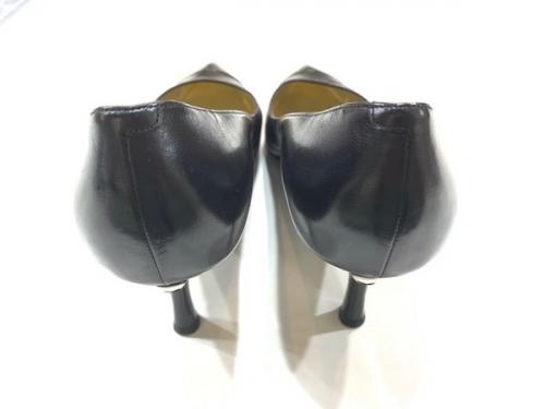 シャネルのパンプス