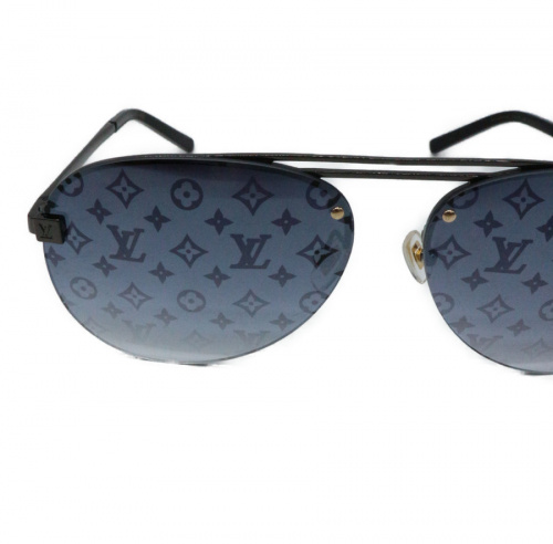 ラグジュアリーブランドのLOUIS VUITTON 　