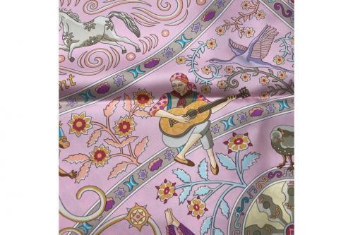 エルメスのシルクスカーフ