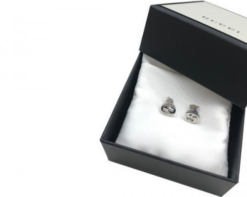 インターロッキングGピアスのピアス