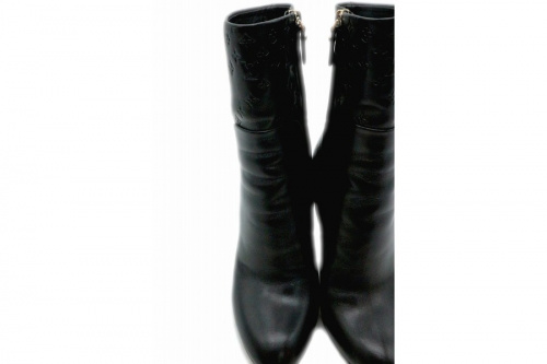 ラグジュアリーブランドのLOUIS VUITTON 　